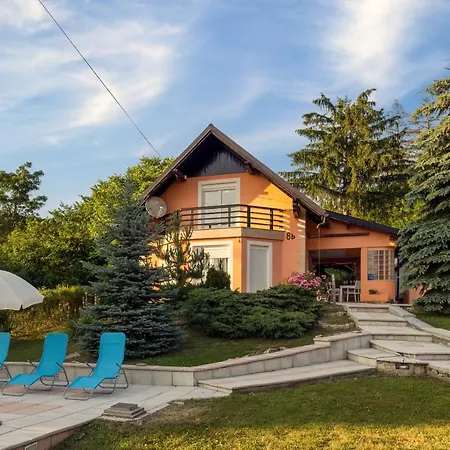 Tratea With A Heated Pool Tomici