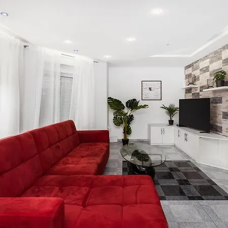 Vikendica Tratea Tomici