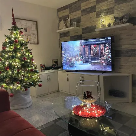 Tratea Vikendica Tomici